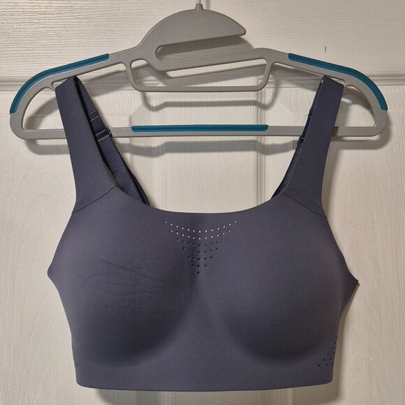 VICTORIAS SECRET VSX SPORTS BRA - Size 38C - Never worn. - Picture 1 of 4